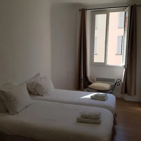 Chryseis Κάννες