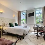 Chryseis Apartman