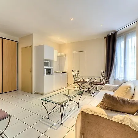 Chryseis Apartament *