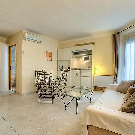 Chryseis Apartment