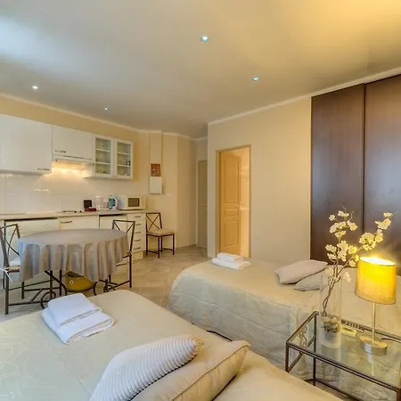 Chryseis Apartament *