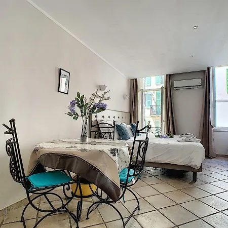 Daire Chryseis Cannes