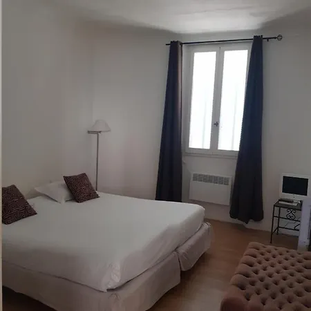 ريسيدانس كريسيس * كان