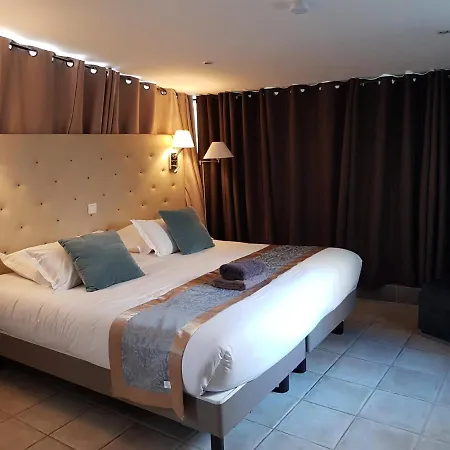 ريسيدانس كريسيس *